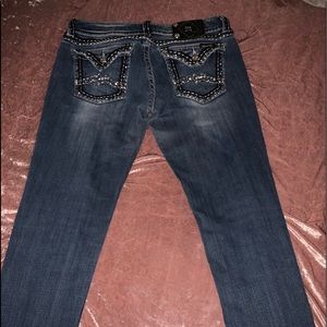 Super cute Miss Me skinny stretch jeans